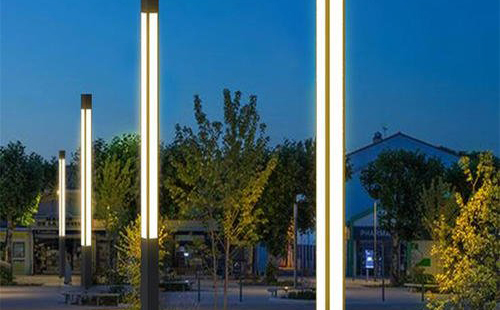 太阳能盐池景观灯定制常见问题与解决方案